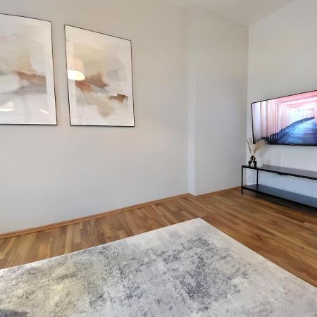Milpau Recklinghausen1 - Modernes Und Zentrales Premium-Apartment Mit Queensize-Bett, Netflix, Nespresso, Smart-Tv Und Privatparkplatz Exterior photo