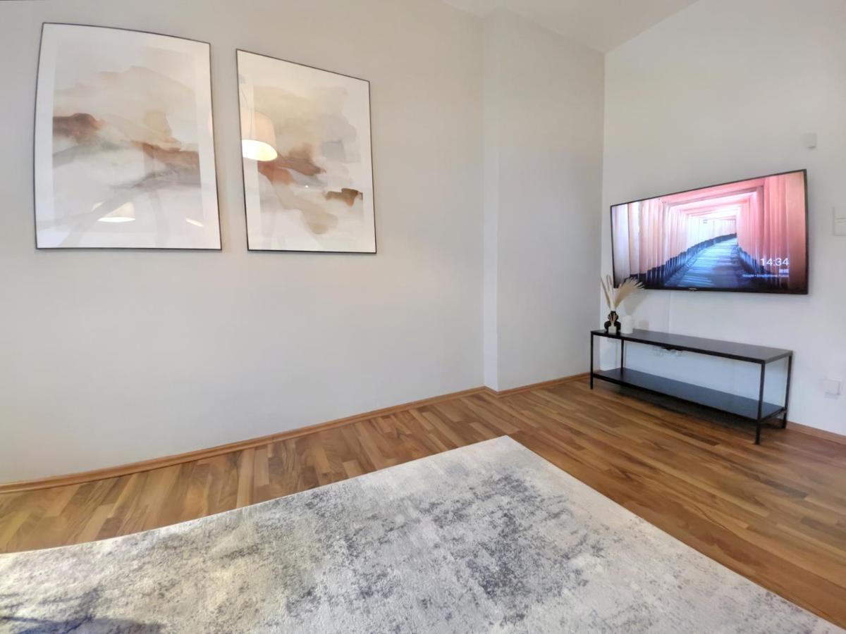 Milpau Recklinghausen1 - Modernes Und Zentrales Premium-Apartment Mit Queensize-Bett, Netflix, Nespresso, Smart-Tv Und Privatparkplatz Exterior photo